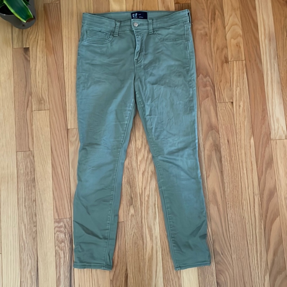 Gap green/gray cropped ankle pants.